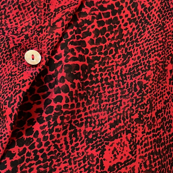 JohnPaulRichard SZ small black & red snakeskin print button down long sleeve - Picture 6 of 7